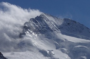 Mehr über den Artikel erfahren Dôme de Neige des Ecrins (Versuch) – Col Emile Pic – Ref. de l’Alpe