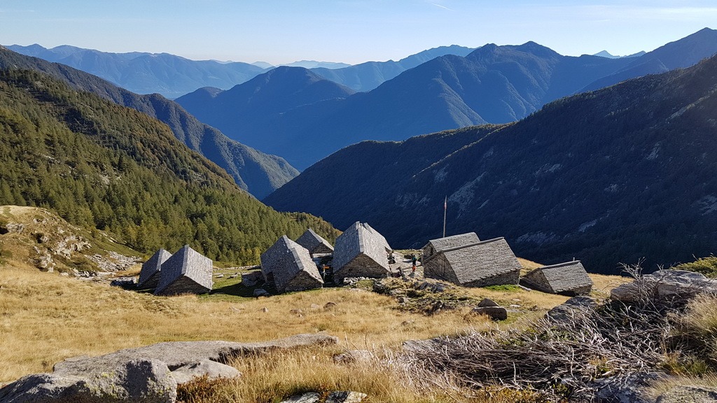 You are currently viewing Via Alta Vallemaggia: Rifugio Tomeo – Capanna Alpe Spluga