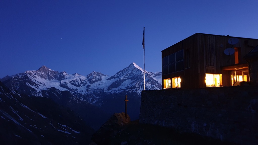 You are currently viewing Täschhütte