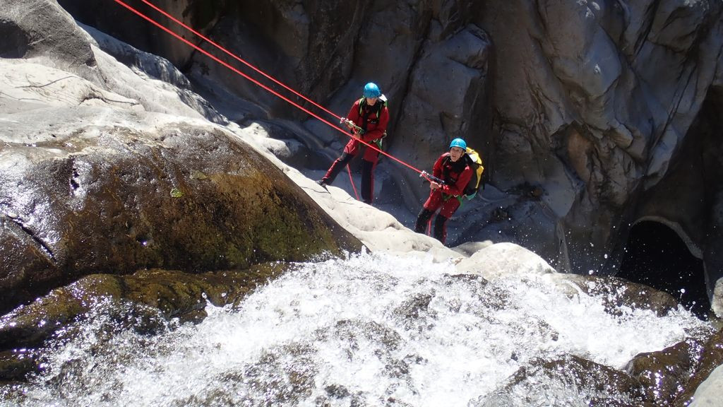 La Réunion: Fleurs Jaunes Canyoning